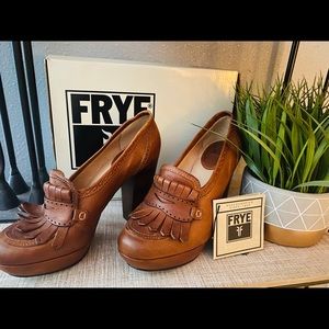 Frye Naiya Kiltie Moc Size 10 Tan